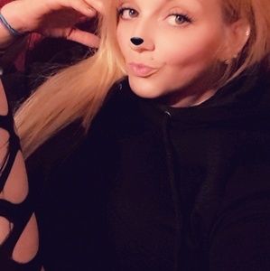 Meet your Posher, Felicia